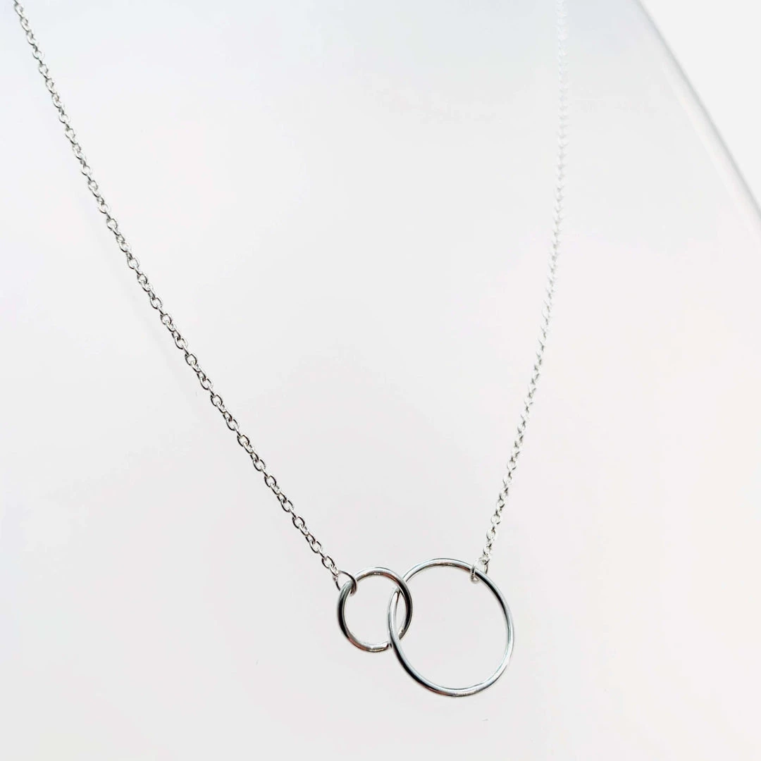 Mary K All Jewellery Silver 2 Circle Short Necklace